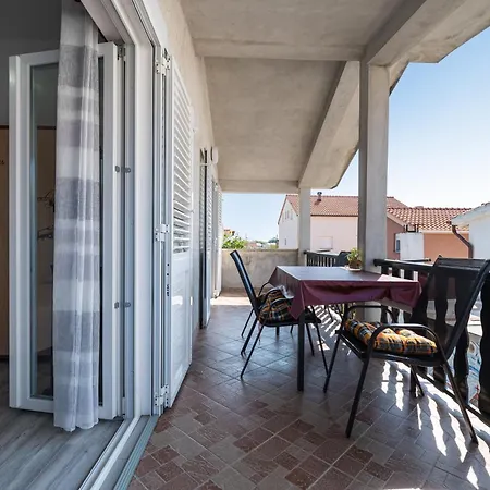 With Parking Space Nin, Zadar - 23493 דירה *